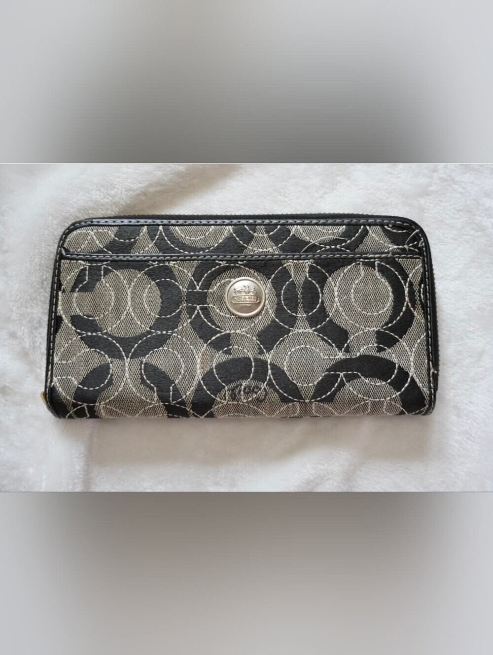 Vintage Y2K Optic Geometric Zip Around Accordion Wallet – Black & Grey
